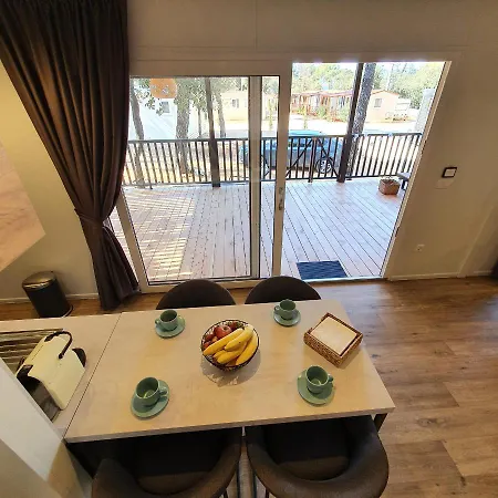 Biograd Mobile Oasis キャンプ場 *