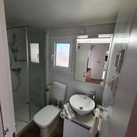 キャンプ場 Biograd Mobile Oasis