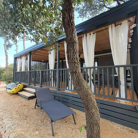 キャンプ場 Biograd Mobile Oasis